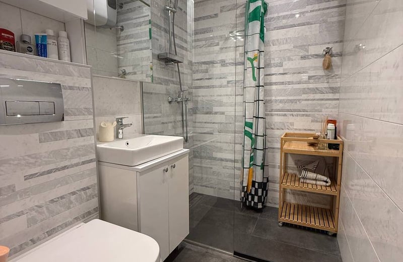 Alquiler de un cómodo apartamento de 3 habitaciones, 70 m², centro de la ciudad, Belgrado, Serbia